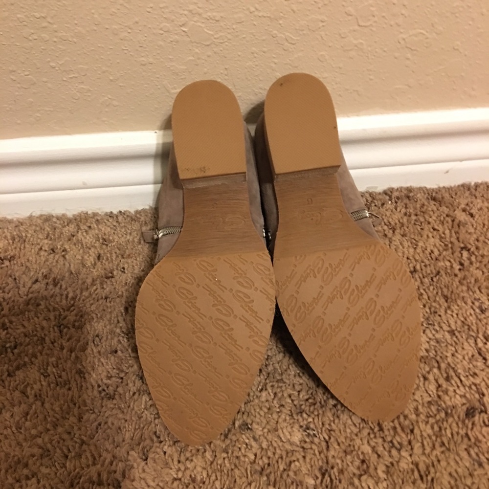 Mules - Picture 6 of 7